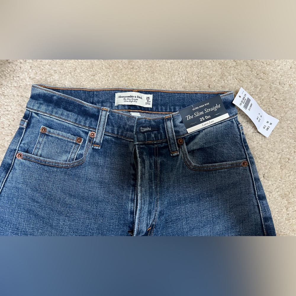 Abercrombie & Fitch Mid Blue Slim Straight High-Rise Jeans. Curve Love - Picture 2 of 2